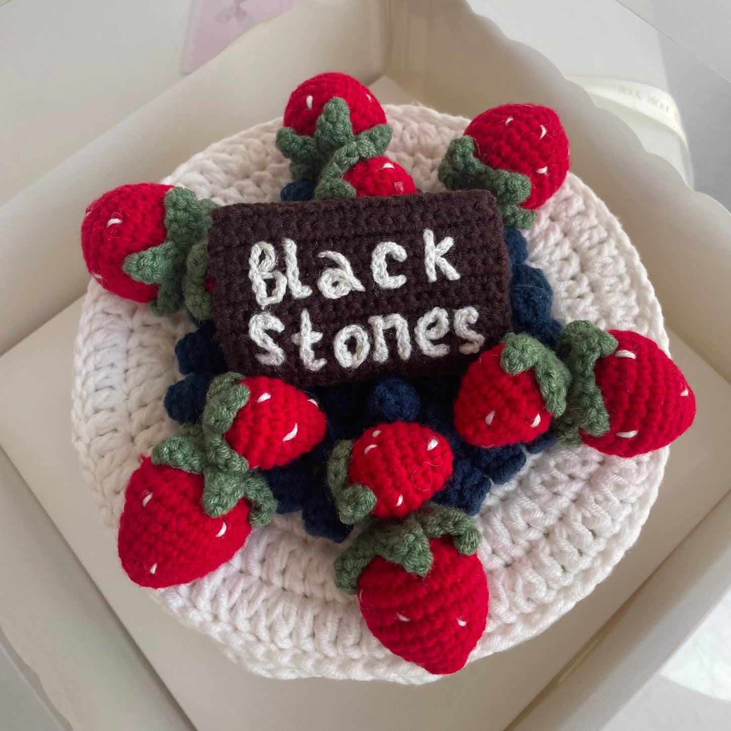 LayAura black stones cake CROCHET CAKE STORAGE BOX