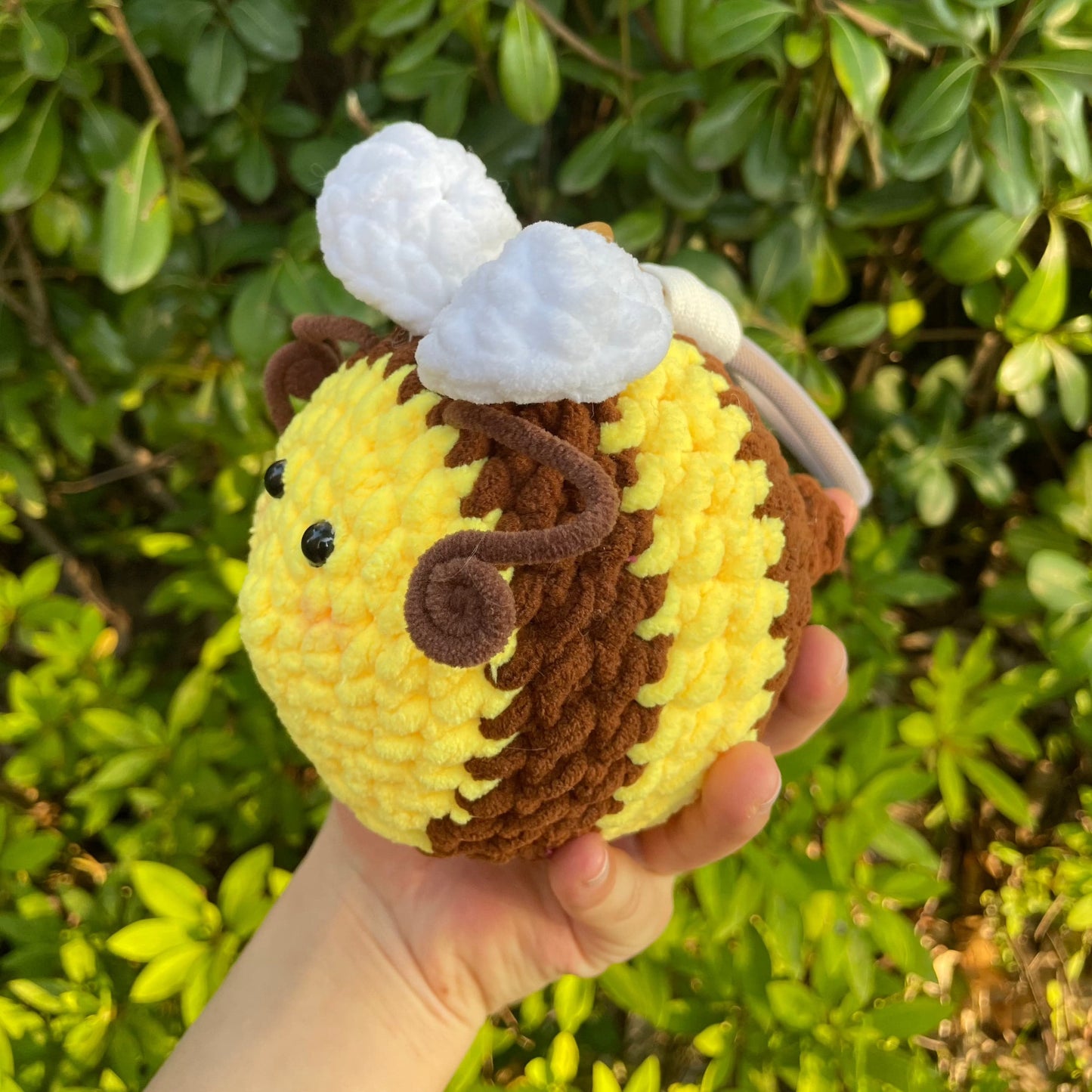 LayAura BUZZING BEE CROCHET KEYCHAIN