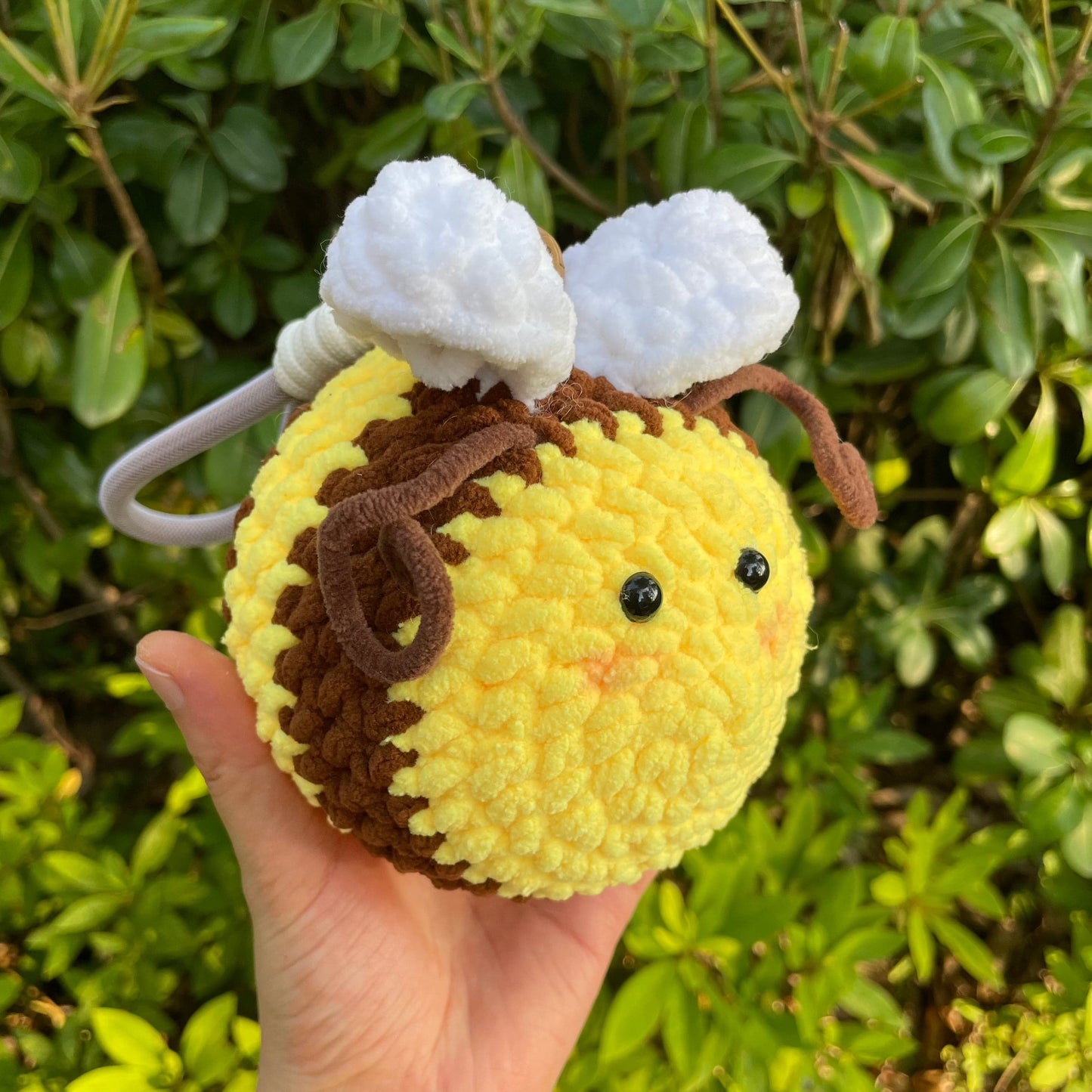 LayAura BUZZING BEE CROCHET KEYCHAIN