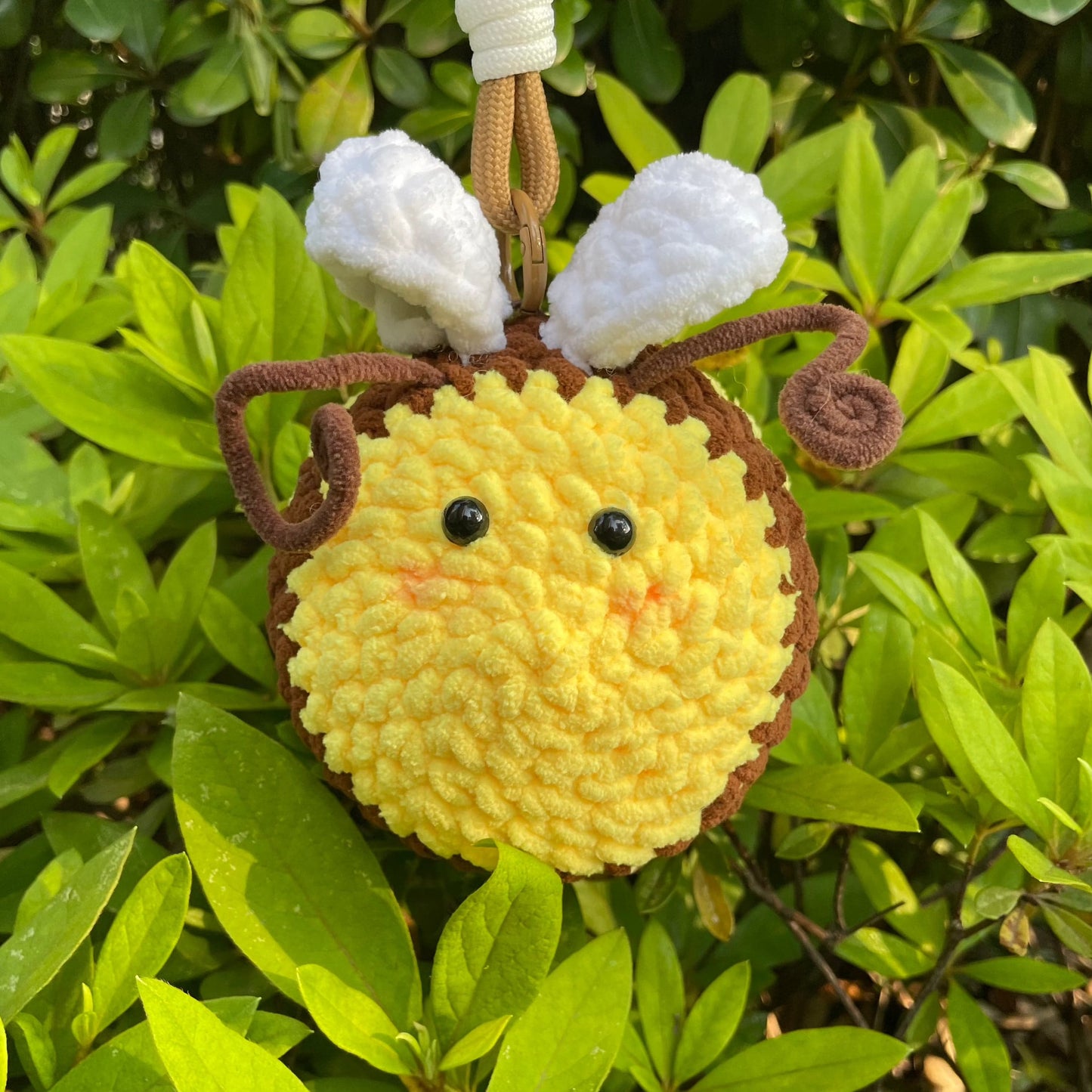 LayAura BUZZING BEE CROCHET KEYCHAIN
