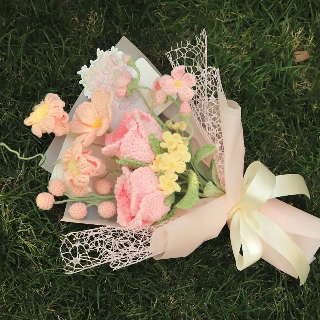 LayAura HANDMADE CROCHET FLOWER BOUQUET