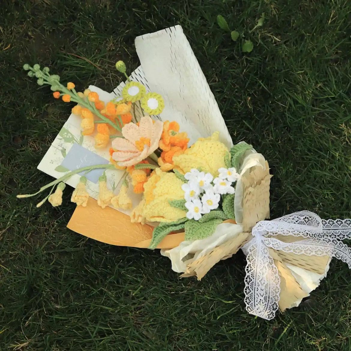 LayAura HANDMADE CROCHET FLOWER BOUQUET