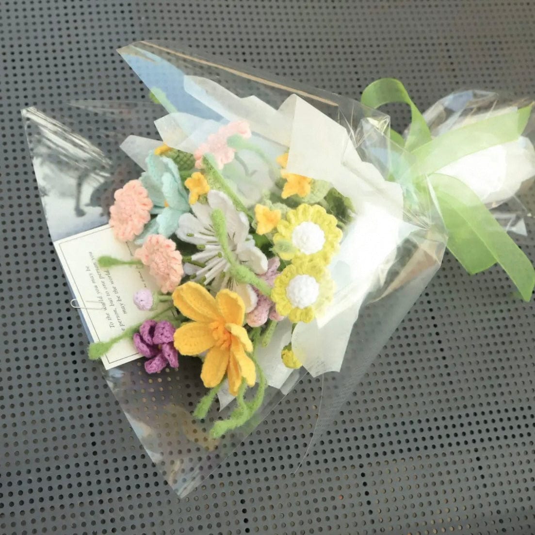 LayAura HANDMADE CROCHET FLOWER BOUQUET