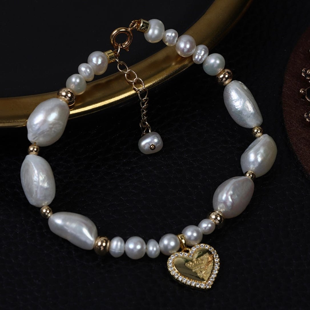 LayAura PEARL BRACELET WITH HEART CHARM