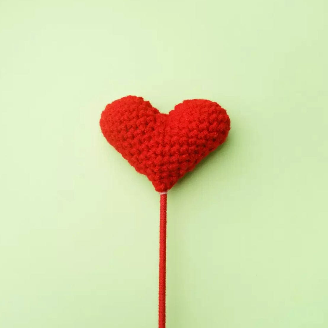 LayAura red HEART CROCHET FLOWER