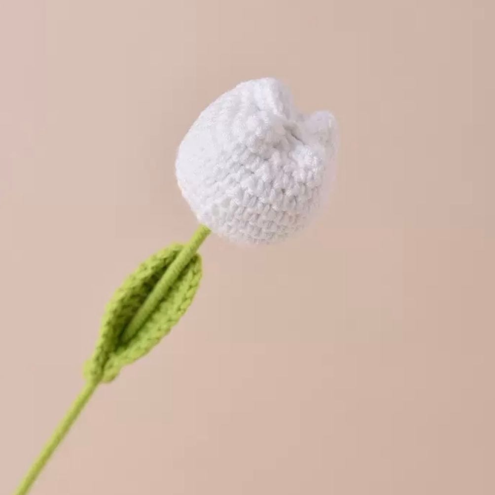 LayAura White CROCHET TULIP FLOWER