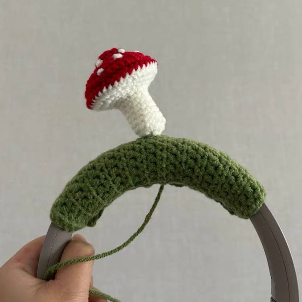 LayAura 4 （a mushroom） CROCHETED HEADBAND COVER FOR HEADPHONES