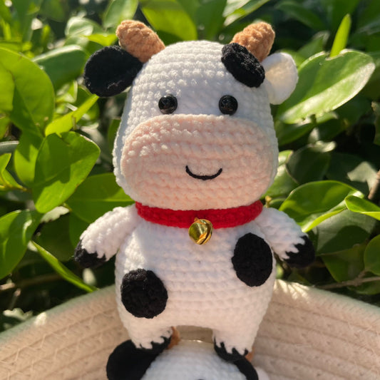 LayAura HANDMADE CROCHET COW