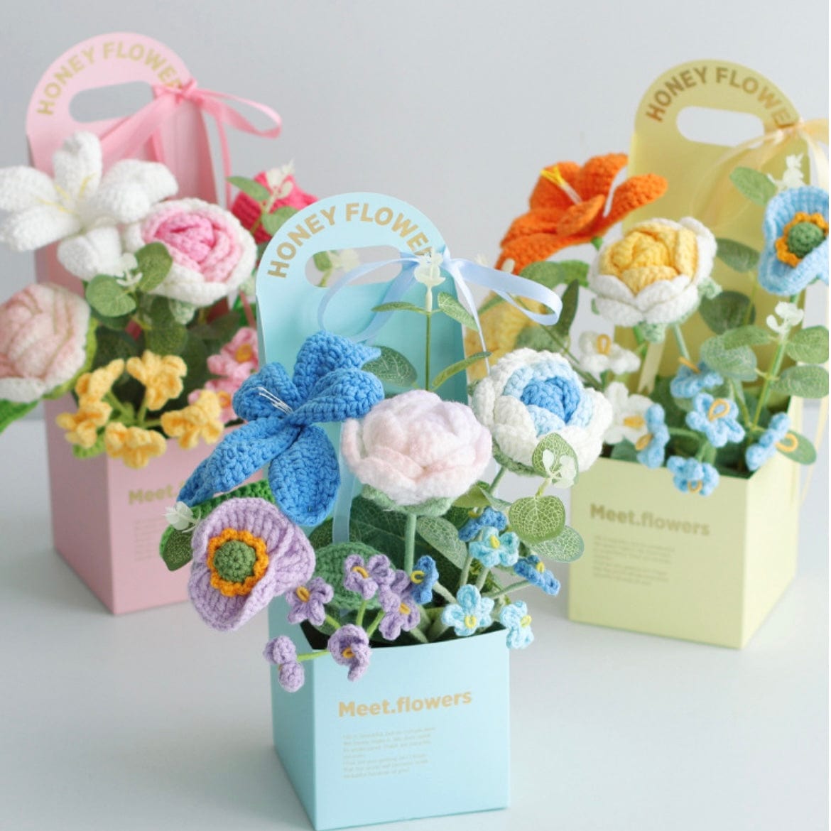 LayAura HANDMADE CROCHET FLOWER BOUQUET