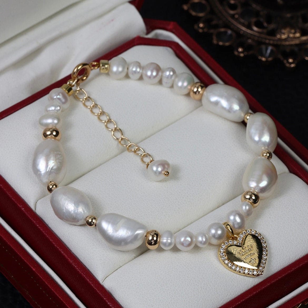 LayAura PEARL BRACELET WITH HEART CHARM